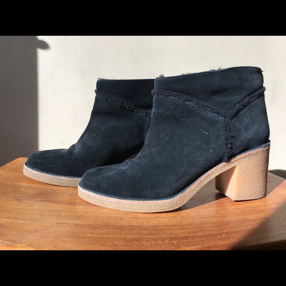 UGG Kasen Ankle Boots Black Suede US 9